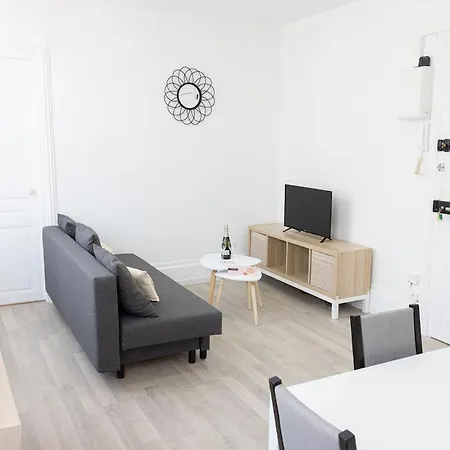 Le 29 - Emplacement Ideal Pour Ce T2 *